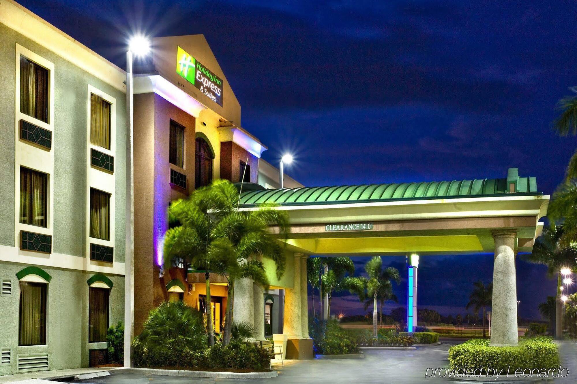 Holiday Inn Express Hotel & Suites Clewiston, An Ihg Hotel Exterior foto